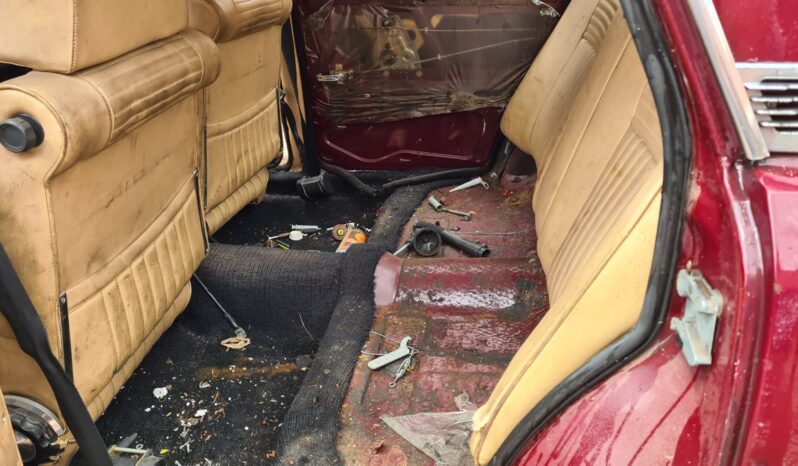 
								Alfa Rlomeo Giulia Berlina 2000 barnfind full									