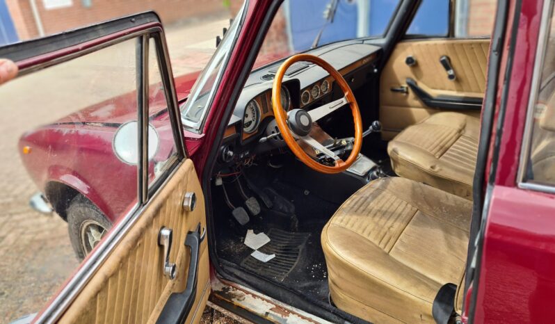 
								Alfa Rlomeo Giulia Berlina 2000 barnfind full									