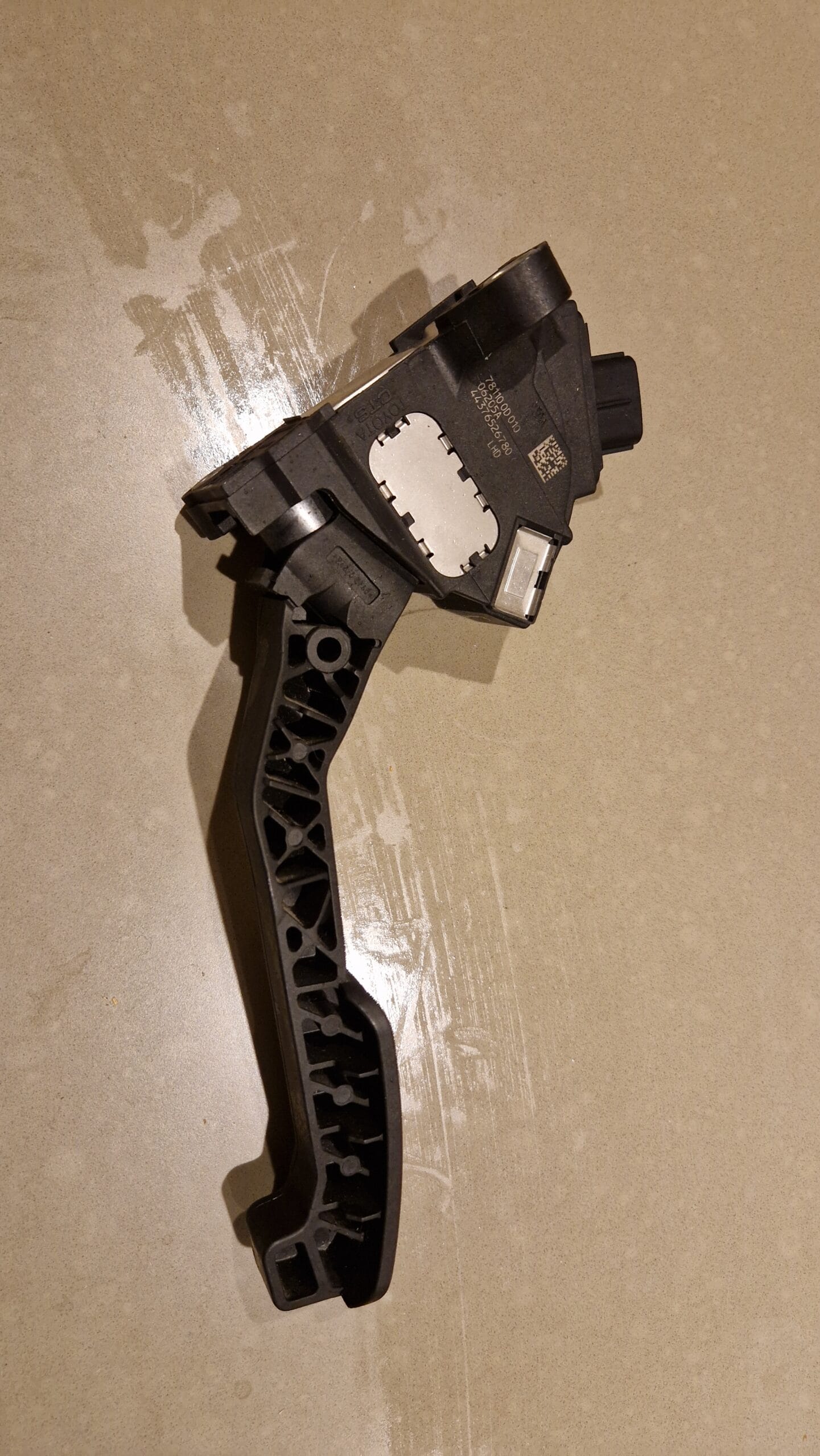 Gaspedaalpositiesensor Toyota Yaris P90 781100D010