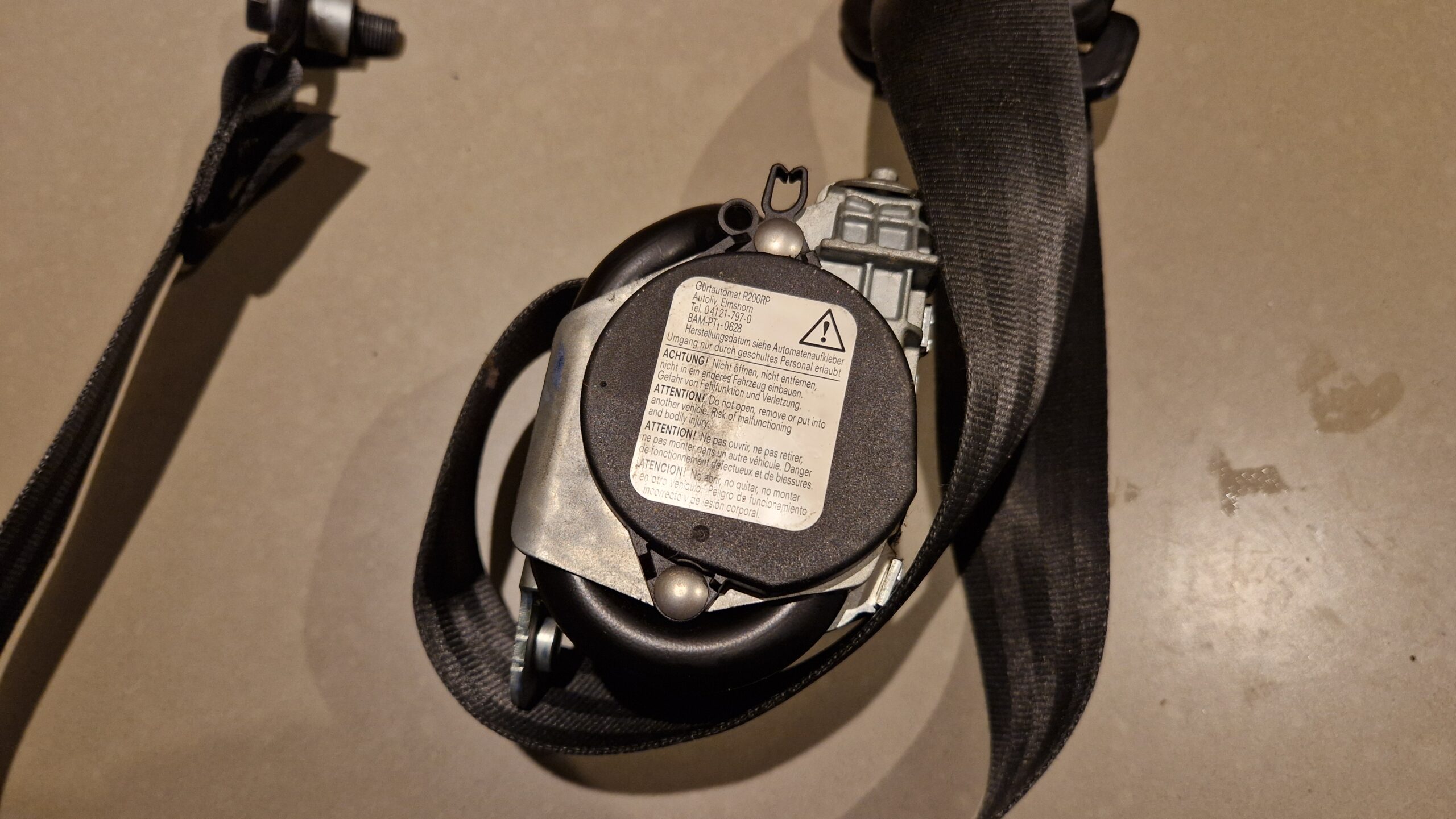Veiligheidsgordel passagierszijde Mitsubishi Colt