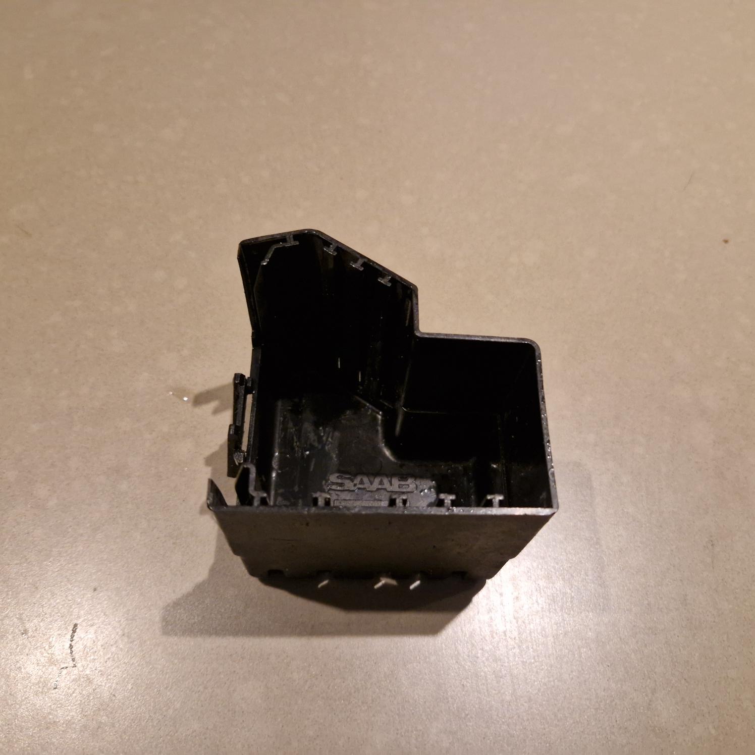 Afdekkapje hoofdzekeringen Saab 9-3 en 9-5