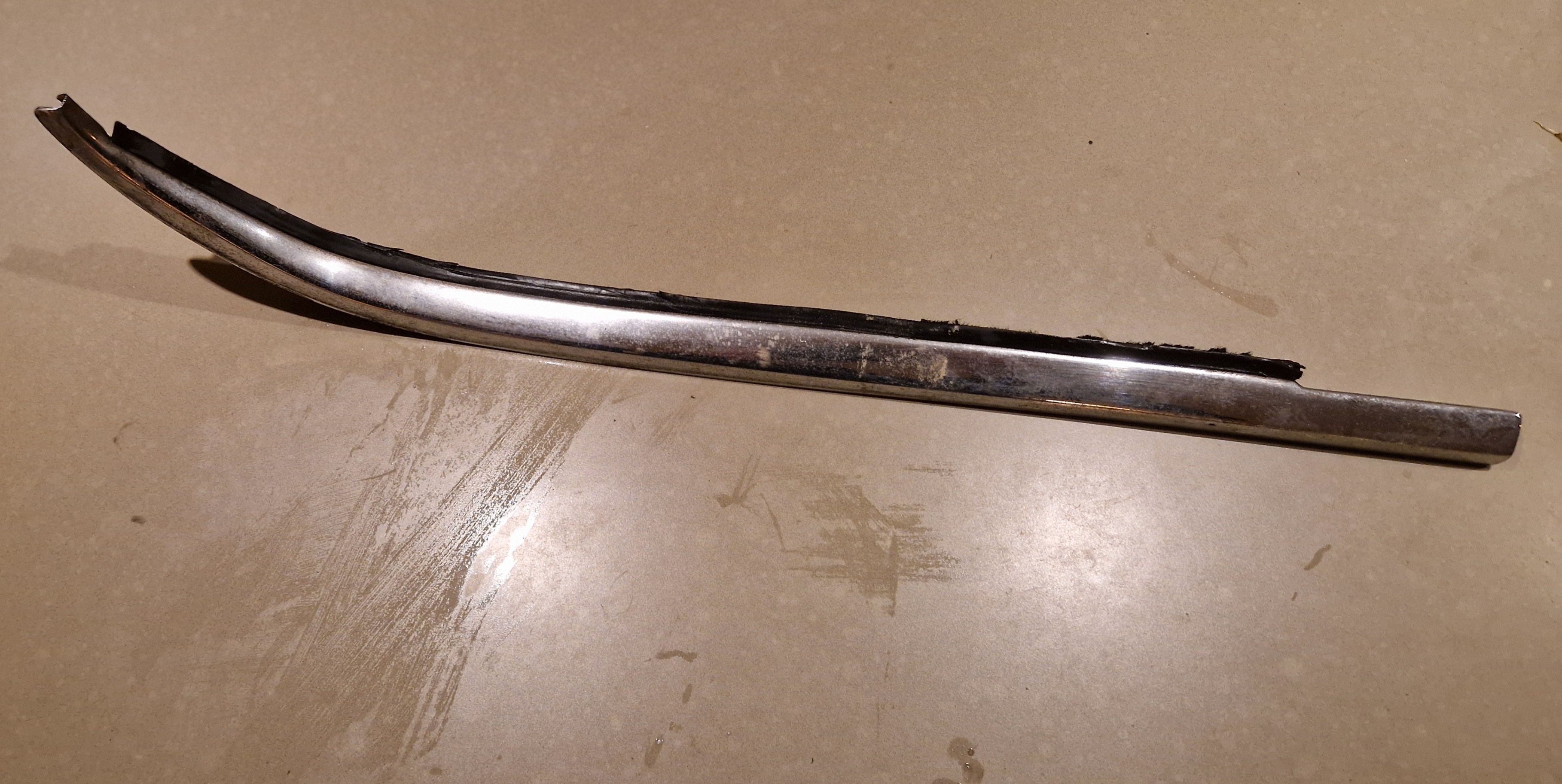 Chromen strip buitenzijde rechts achterraam BMW E9