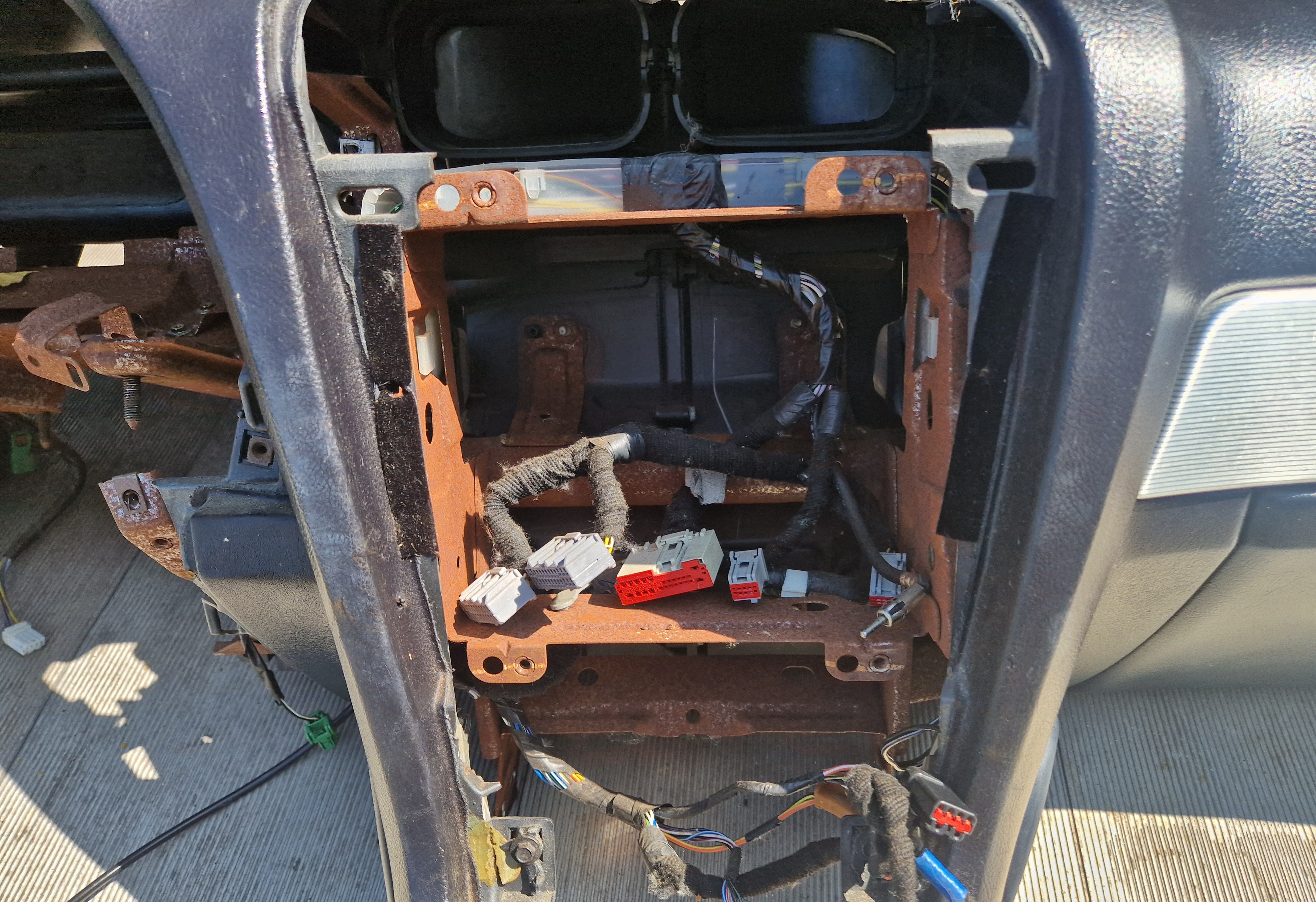 Dashboard Ford Thunderbird 2002-2005