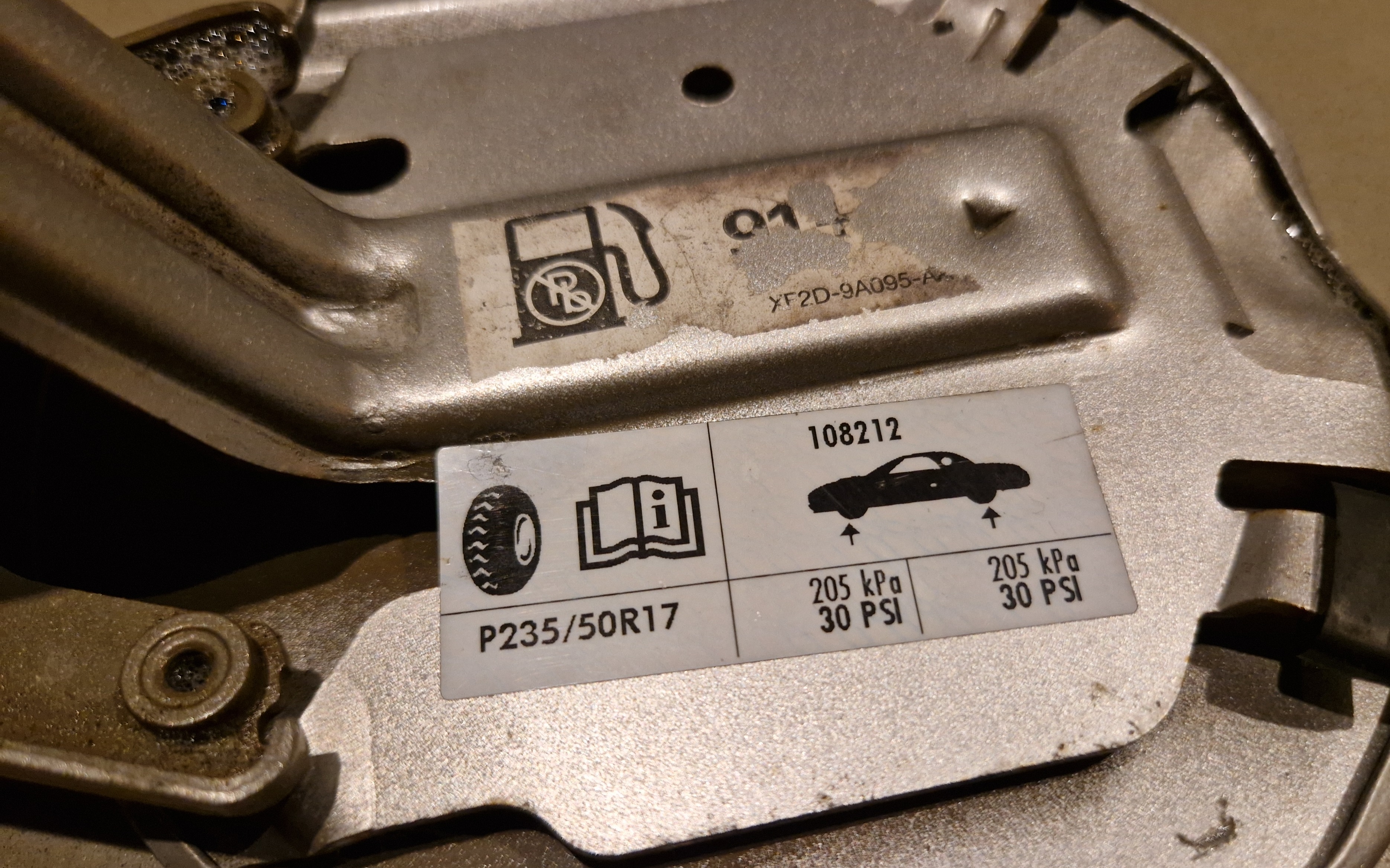 Tankklep tankdeksel Ford Thunderbird 2002-2005