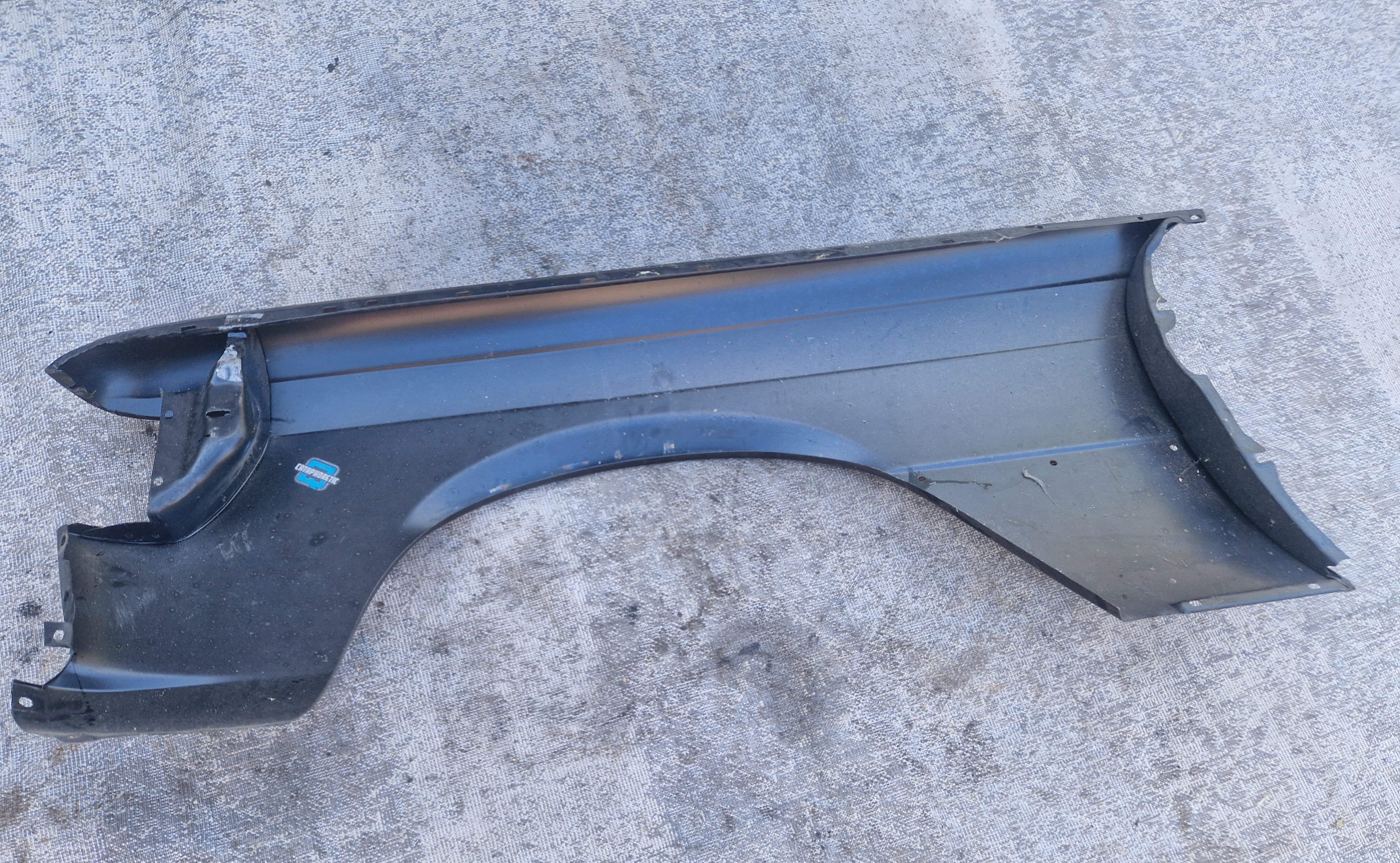 Rechter voorspatbord Mercedes W116 NOS