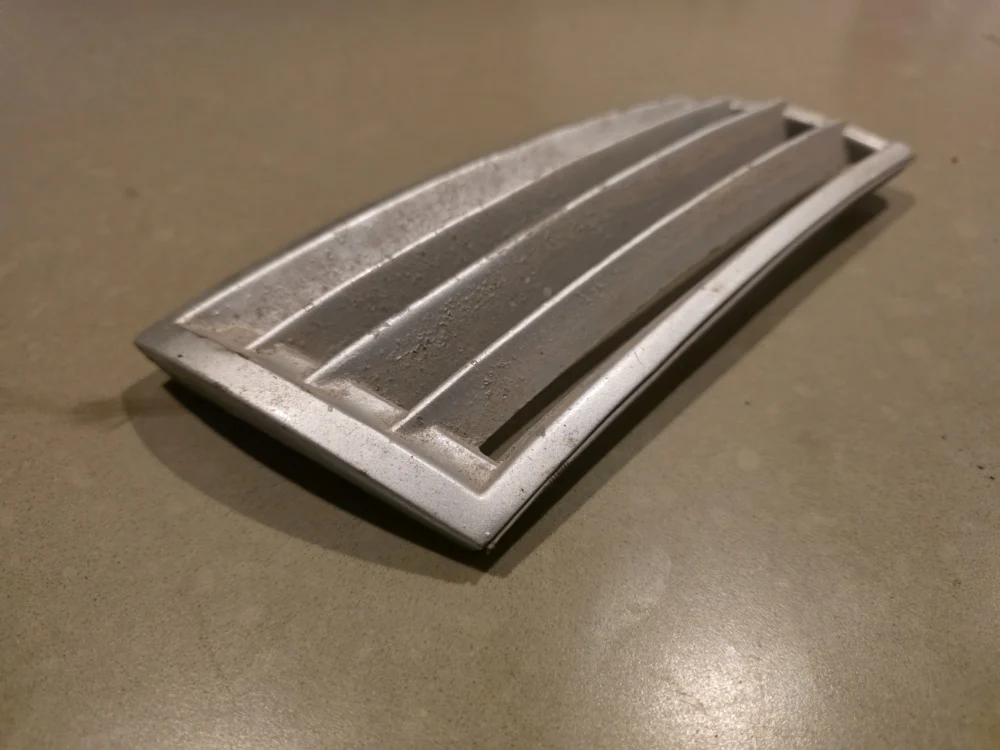Grille rechts metaal