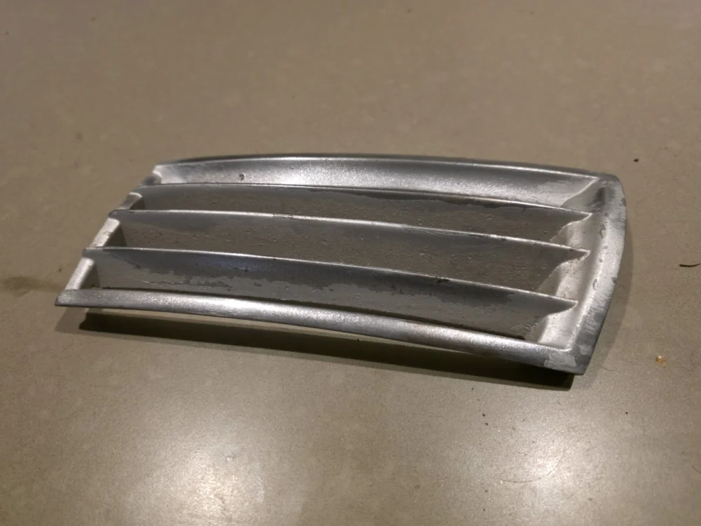 Grille links metaal